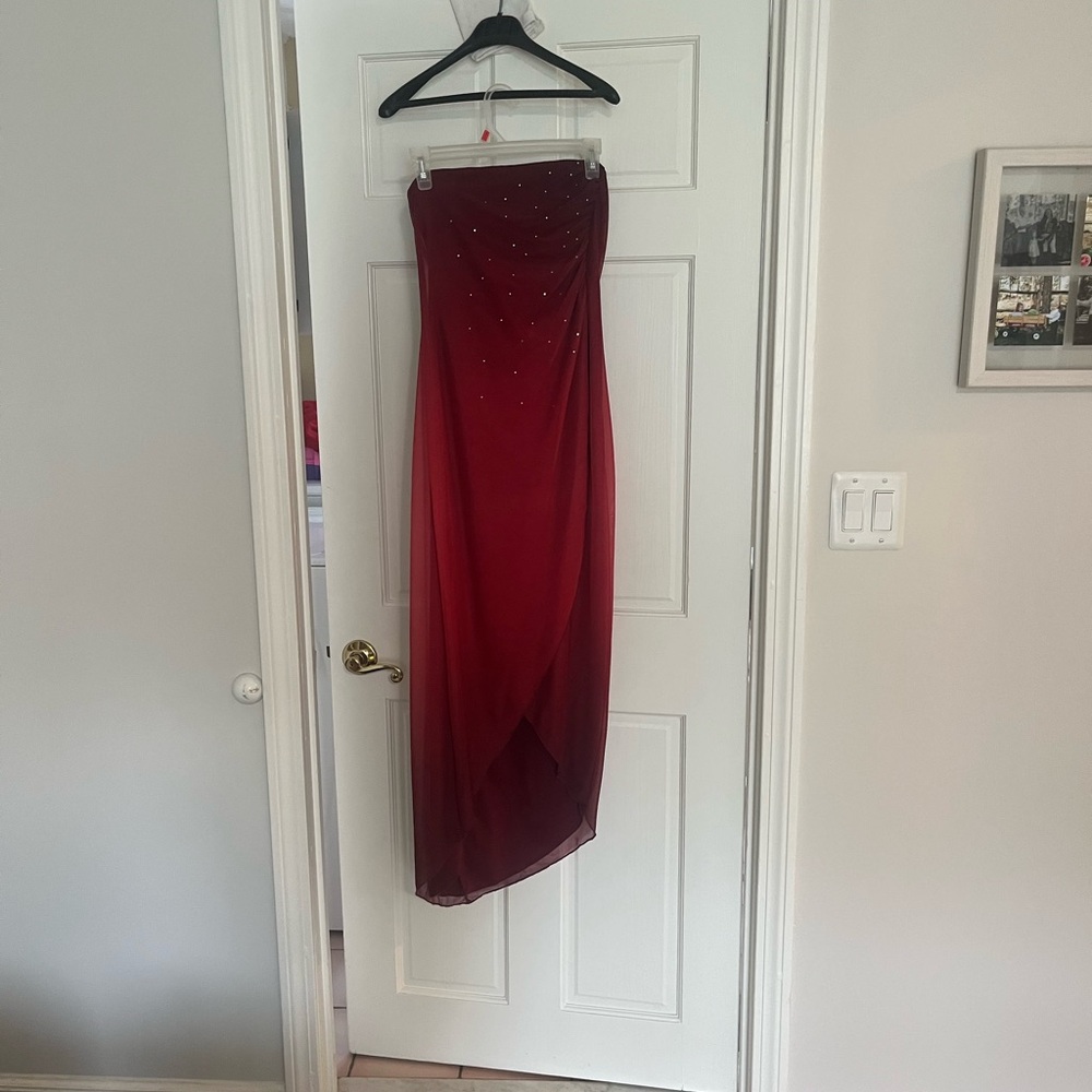 Elegant Red Strapless Gown